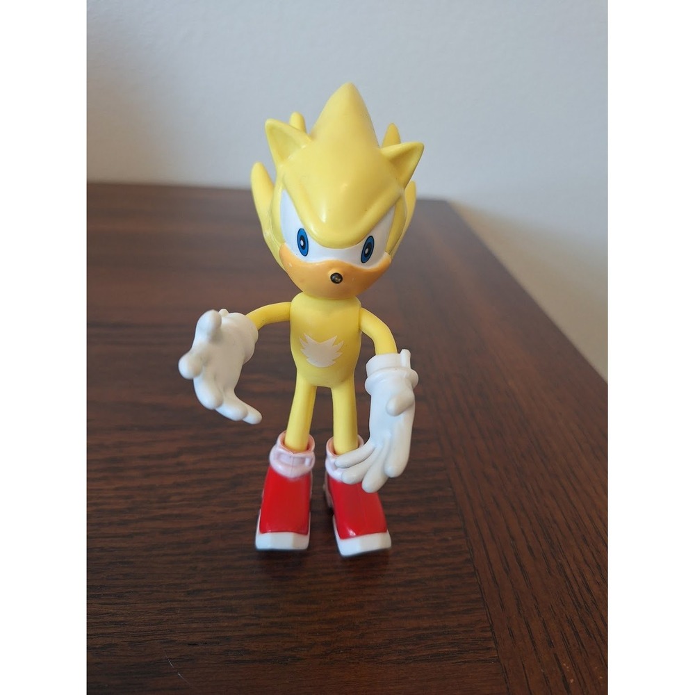 Sonic the Hedgehog Super Sonic 5 Inch Action Figure Yellow Sega Jakks Pacific